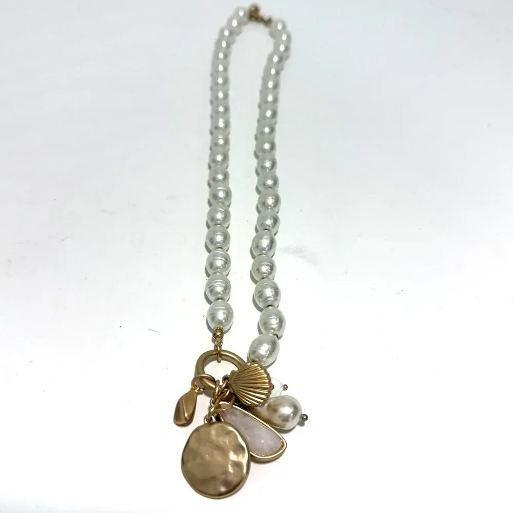 Unbranded Fashion Faux Pearls Gold Oyster Pendant Necklace Chunky Costume